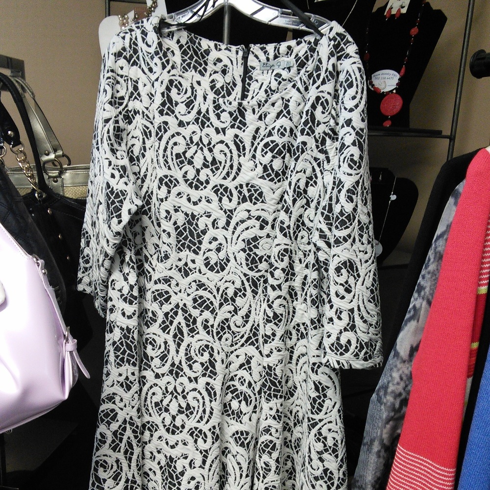 Eliza J cream/Black dress sz 22W